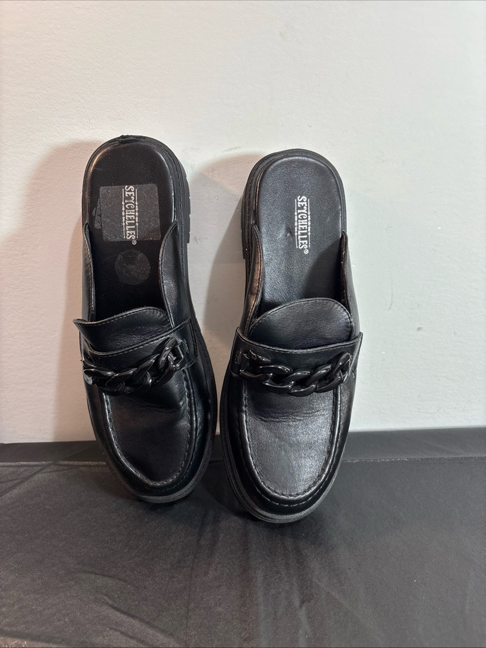 Seychelles  Women’s Black Chain-Link Slip-On Loafers. 9/15